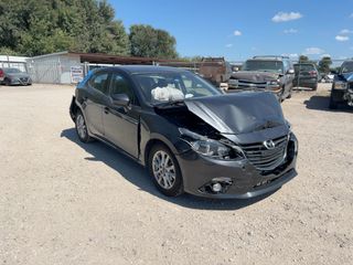 2015 Mazda Mazda3 Hatchback i Grand Touring - Exterior Front Right Corner Image